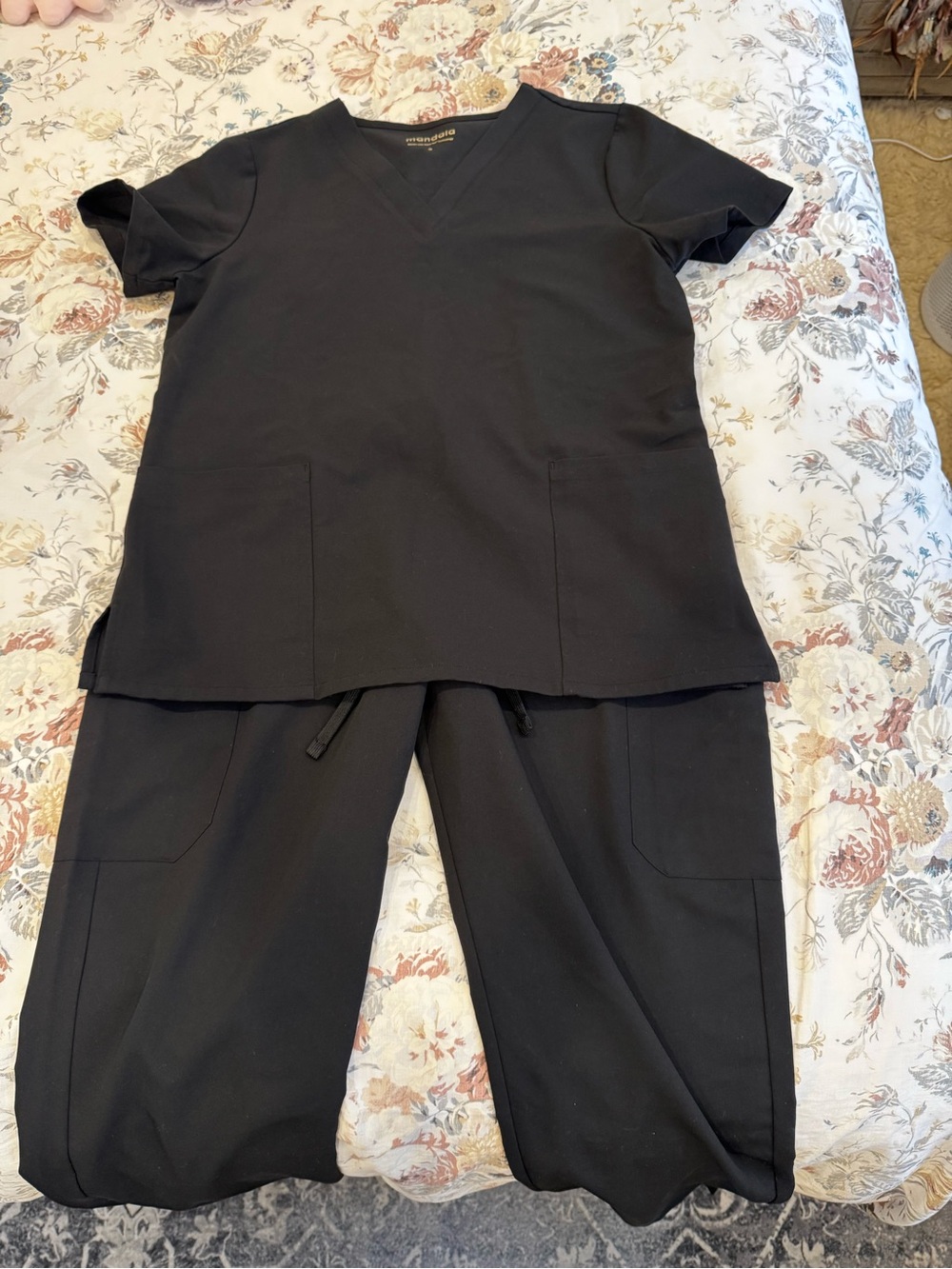 NWOT Mandala Black Scrub Set Size Small Top and Bottom Cargo Pants